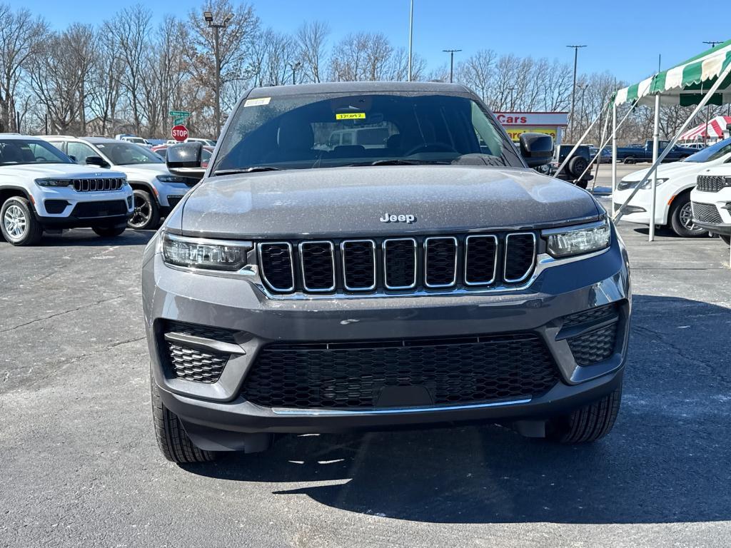 new 2025 Jeep Grand Cherokee car, priced at $42,175