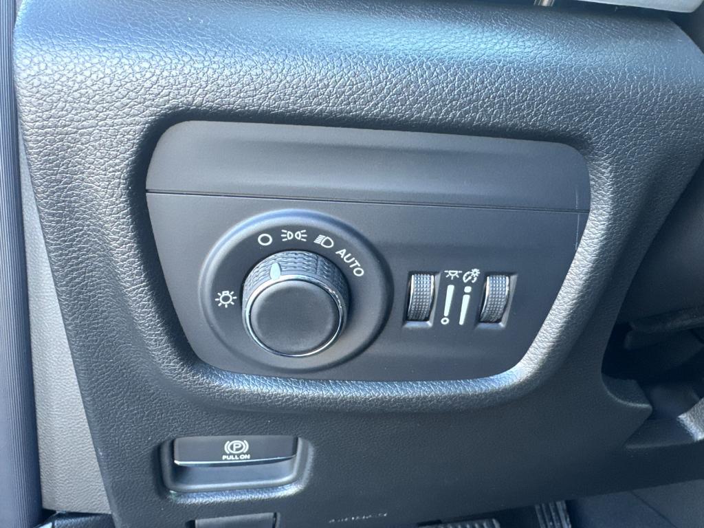 new 2025 Jeep Grand Cherokee car, priced at $42,175