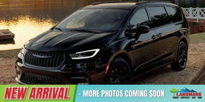 new 2024 Chrysler Pacifica car, priced at $37,988