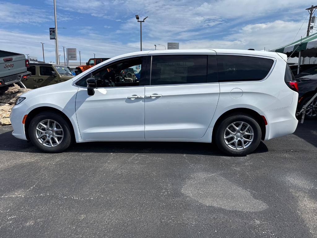 new 2026 Chrysler Pacifica car, priced at $38,988