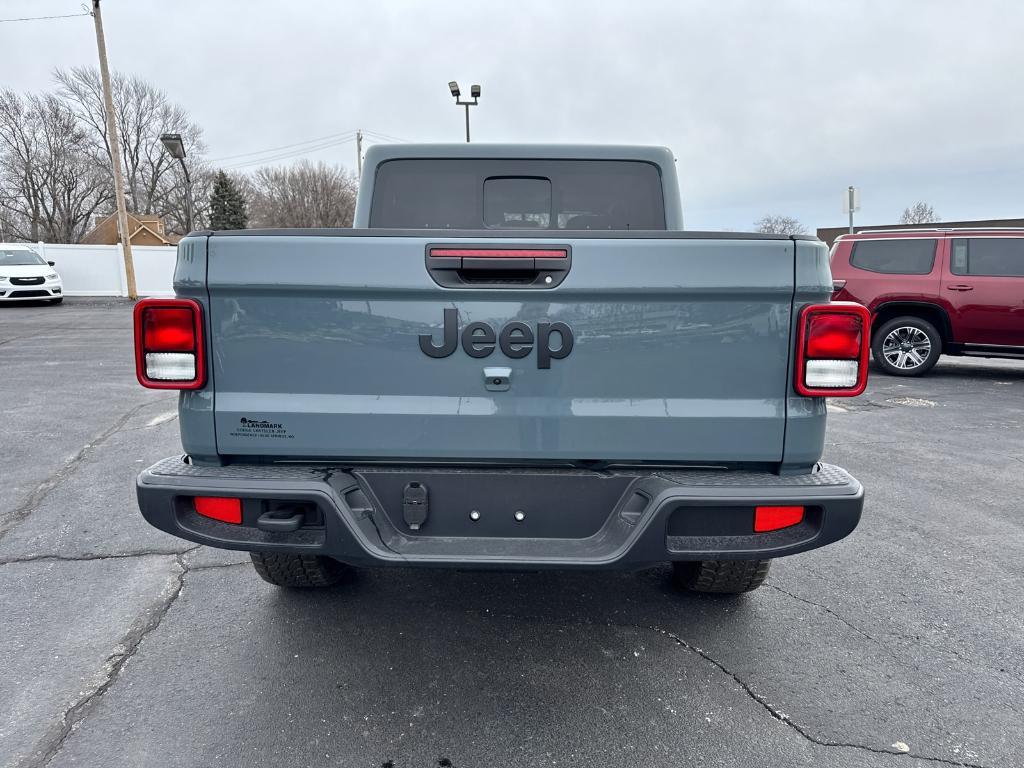 new 2025 Jeep Gladiator car, priced at $43,385