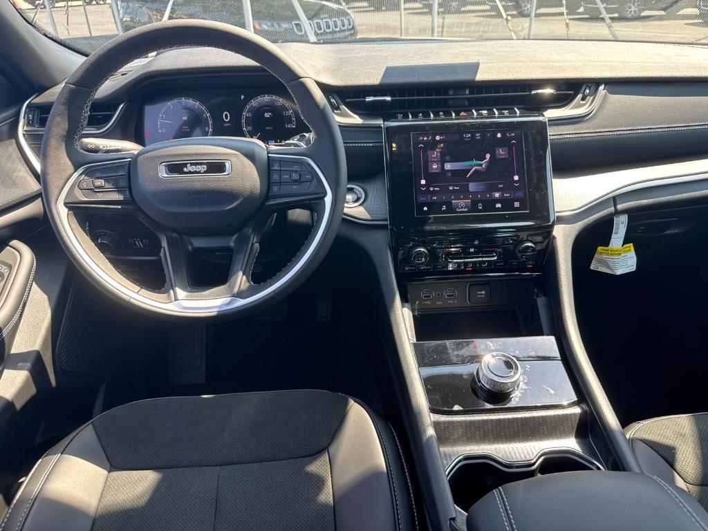 new 2025 Jeep Grand Cherokee car, priced at $36,988