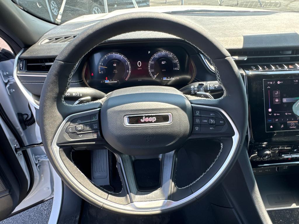 new 2025 Jeep Grand Cherokee car, priced at $36,988