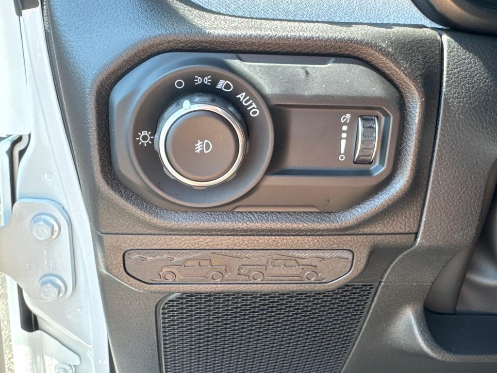 new 2025 Jeep Wrangler car, priced at $40,988