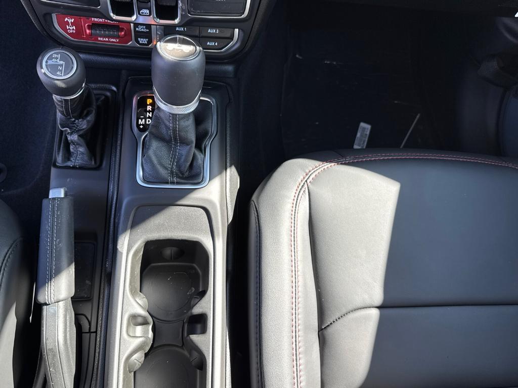 new 2025 Jeep Wrangler car, priced at $49,988