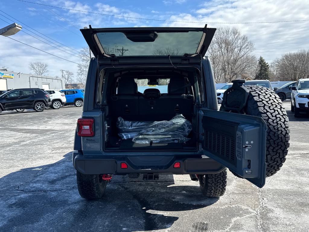 new 2025 Jeep Wrangler car, priced at $49,988