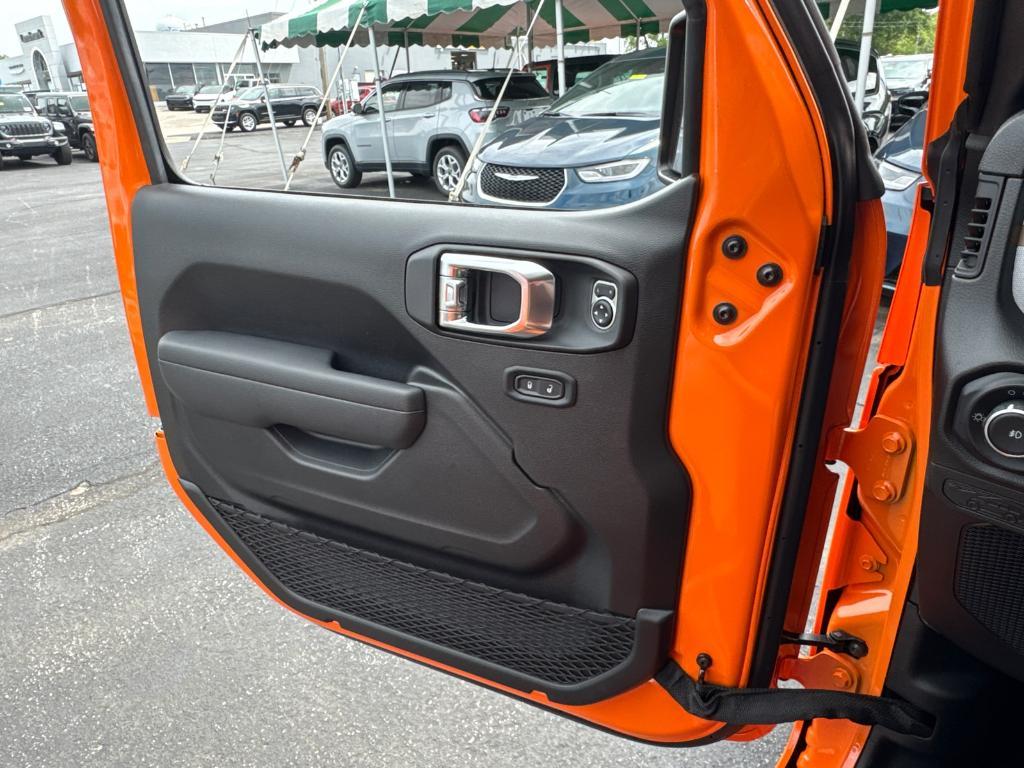 new 2025 Jeep Wrangler car, priced at $42,988