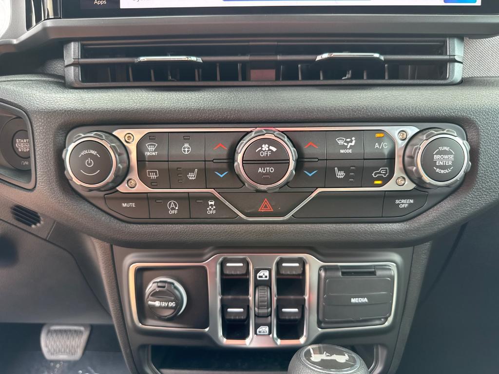new 2025 Jeep Wrangler car, priced at $42,988