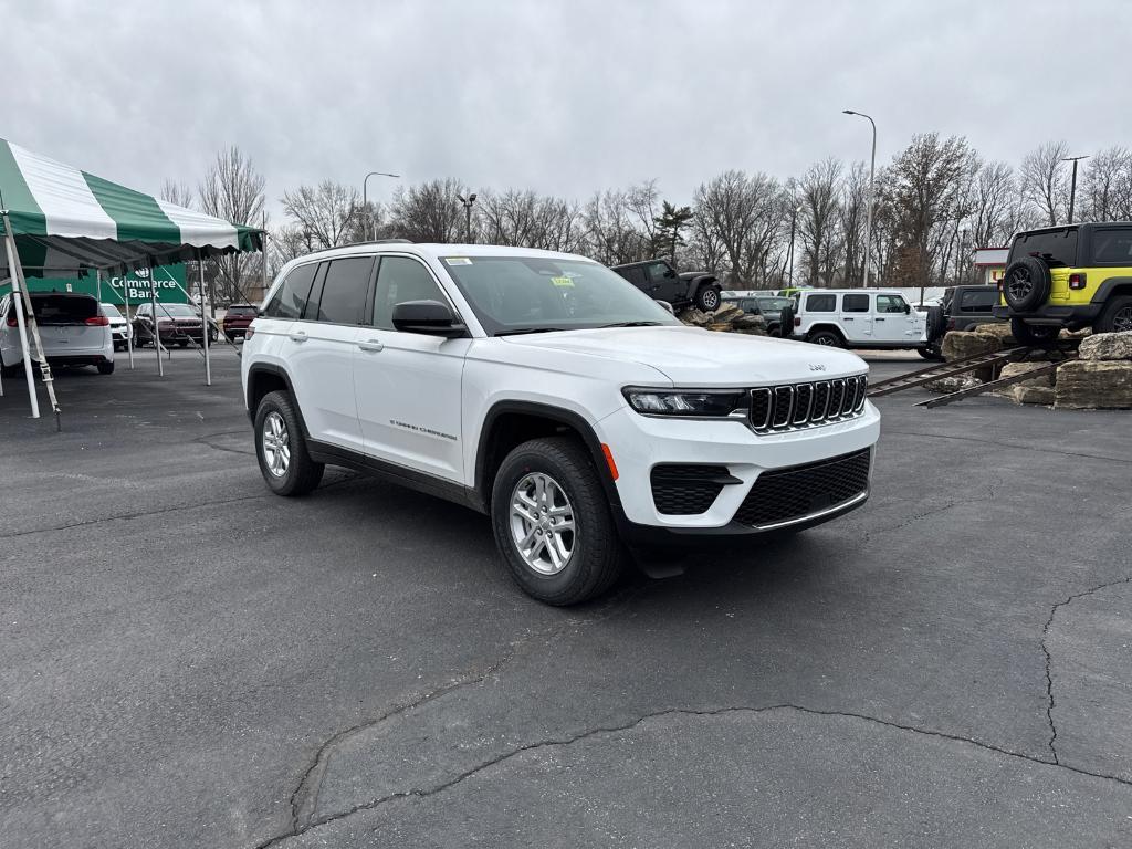 new 2025 Jeep Grand Cherokee car, priced at $40,830