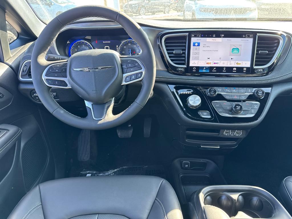 new 2025 Chrysler Pacifica car, priced at $45,425