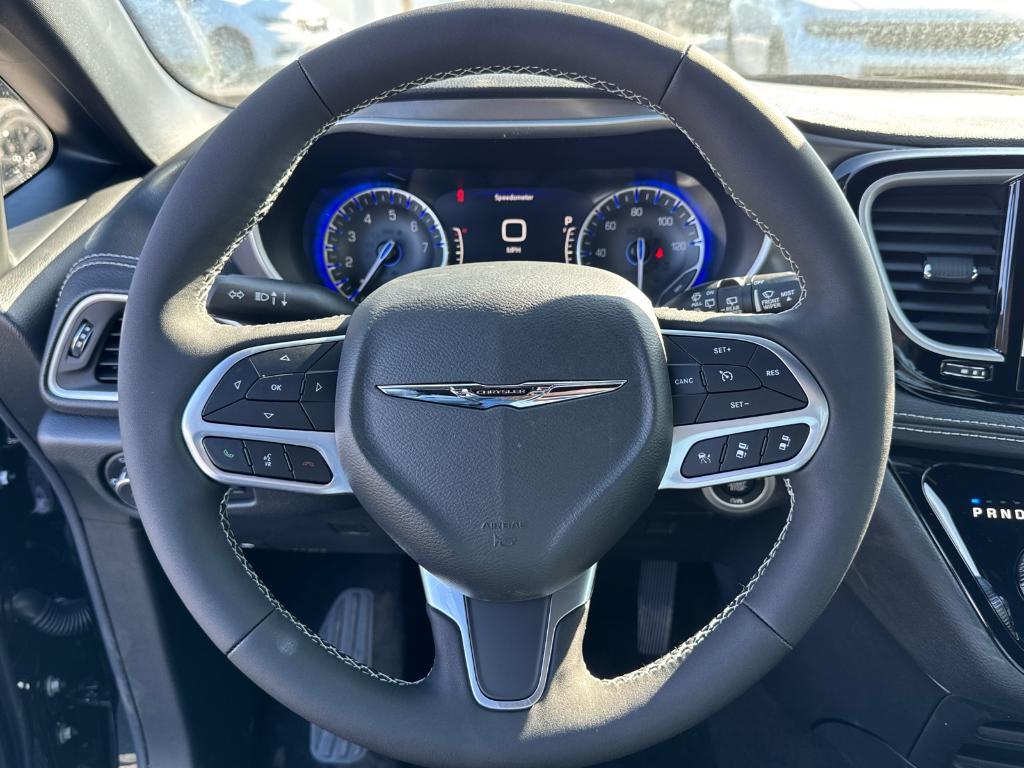 new 2025 Chrysler Pacifica car, priced at $45,425