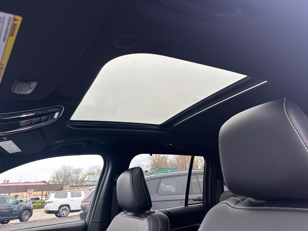 new 2025 Jeep Grand Cherokee car, priced at $55,660