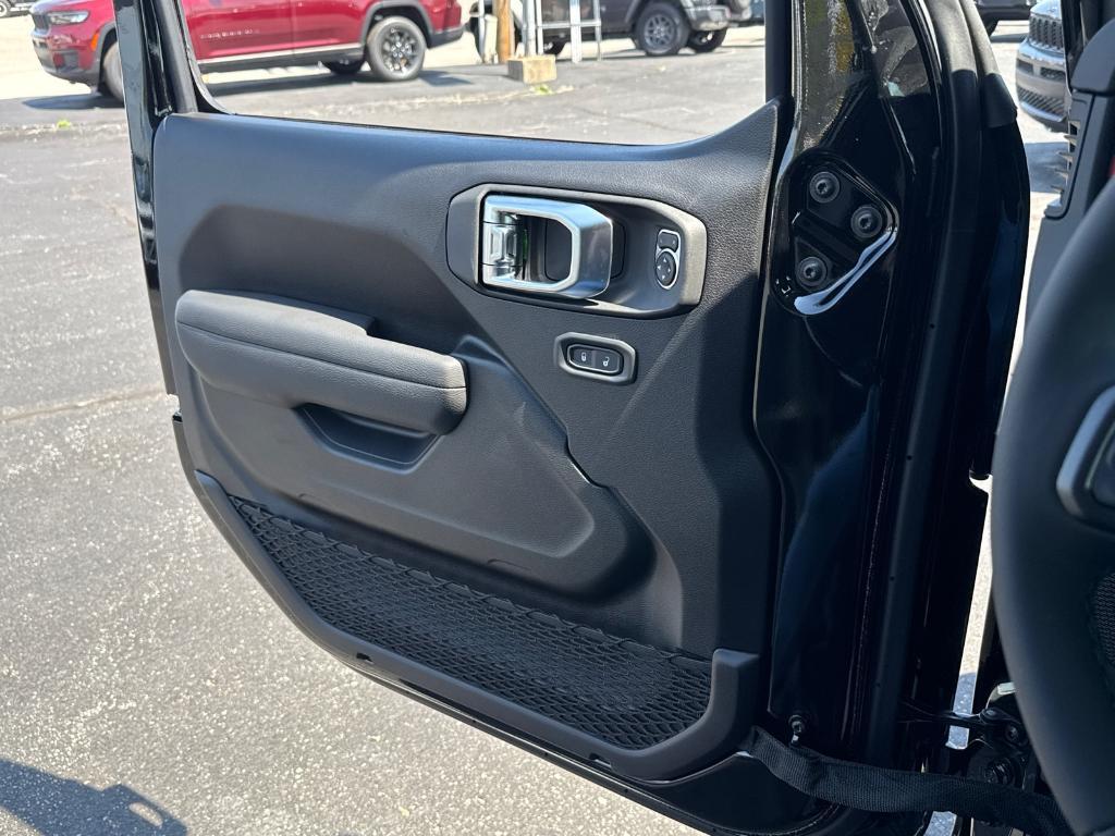 new 2025 Jeep Wrangler car, priced at $50,988