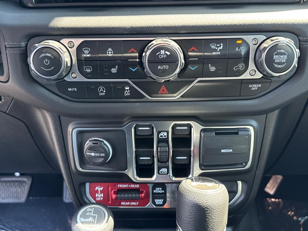 new 2025 Jeep Wrangler car, priced at $50,988