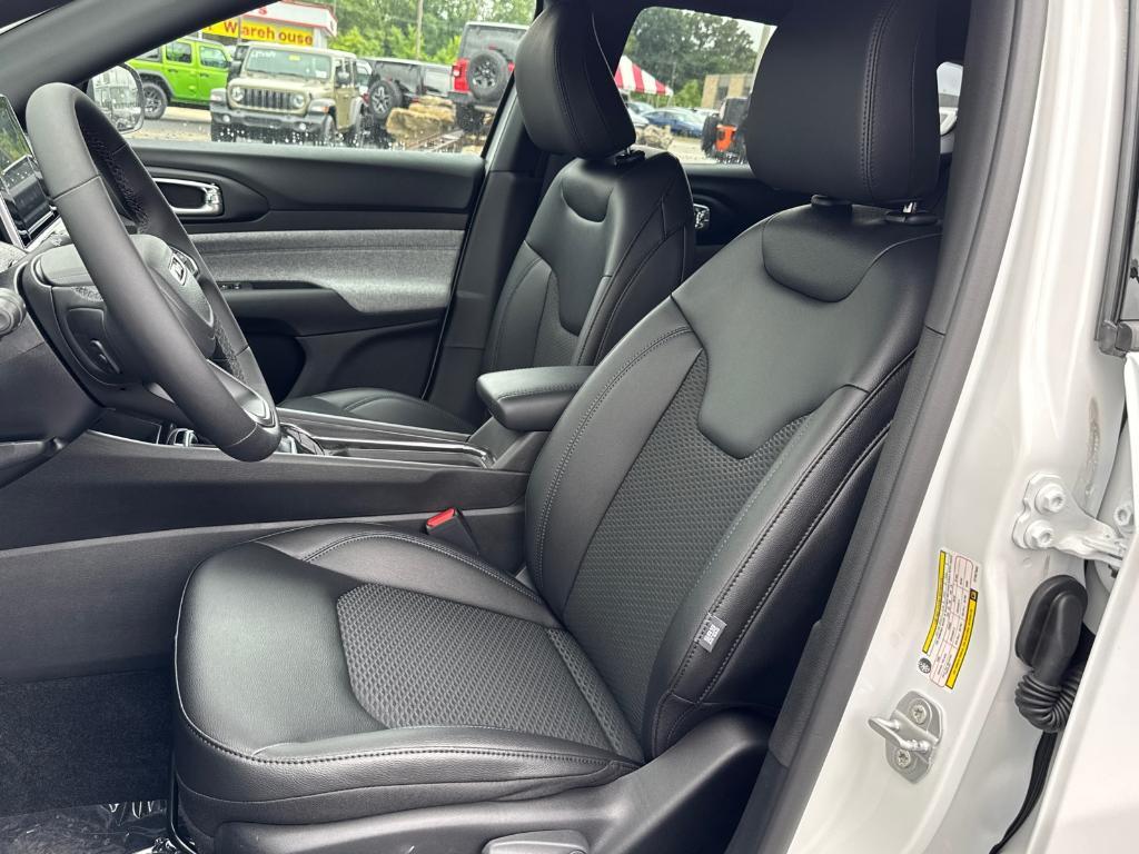 new 2025 Jeep Compass car, priced at $23,988