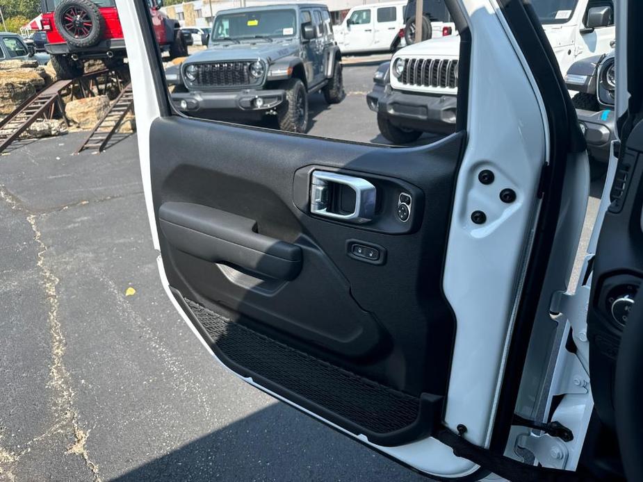 new 2024 Jeep Gladiator car, priced at $38,988