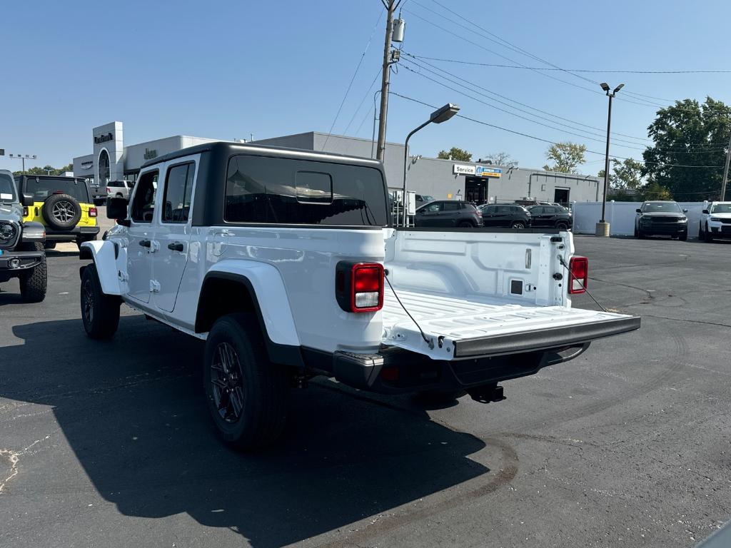 new 2024 Jeep Gladiator car, priced at $38,988