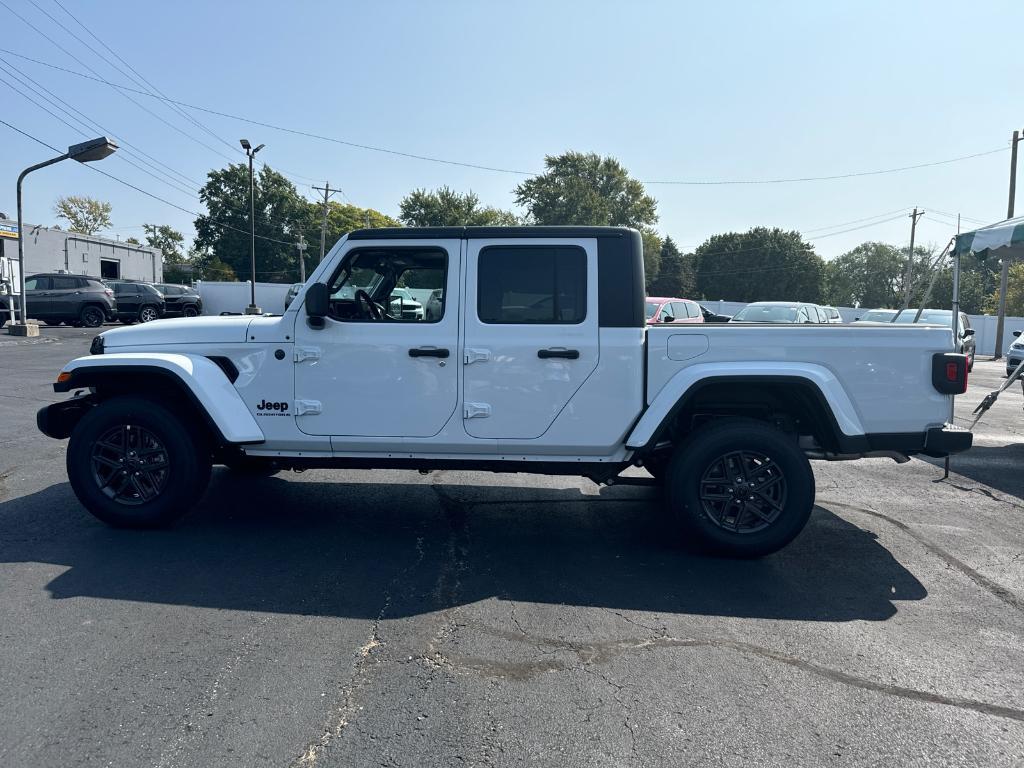 new 2024 Jeep Gladiator car, priced at $38,988