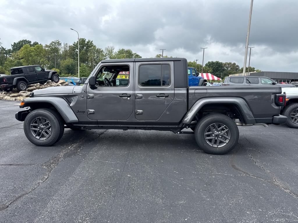 new 2025 Jeep Gladiator car, priced at $40,988