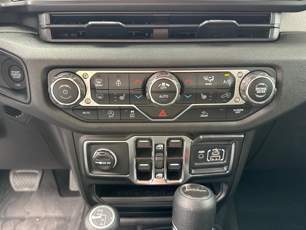 new 2025 Jeep Gladiator car, priced at $40,988
