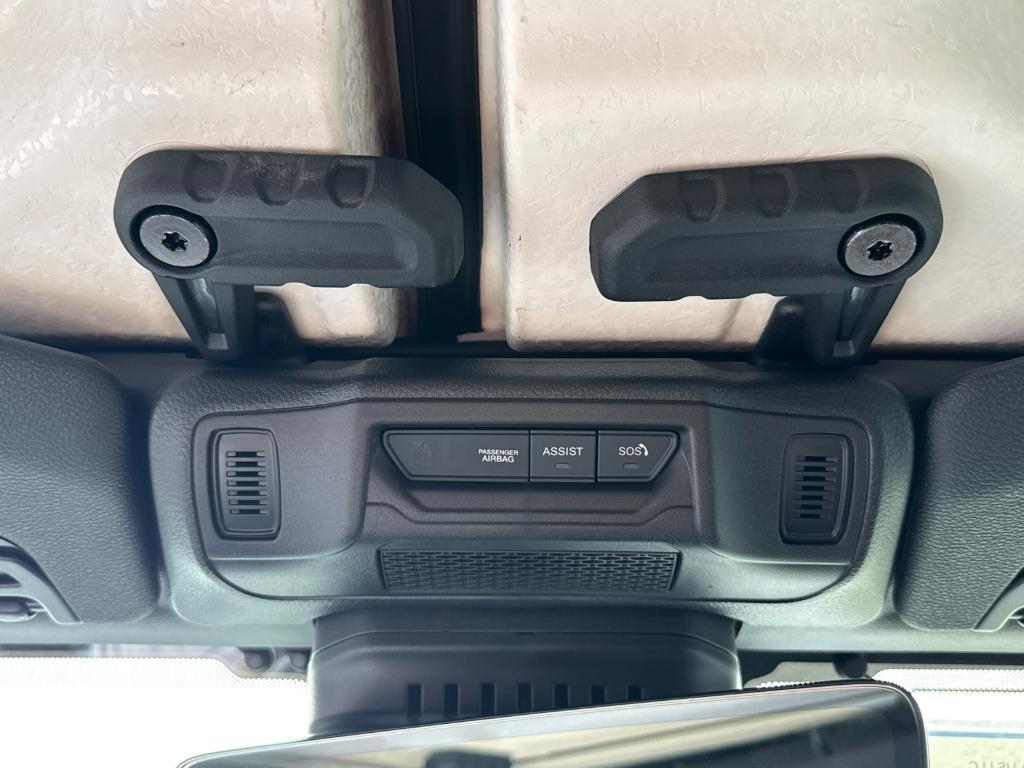 new 2025 Jeep Gladiator car, priced at $40,988