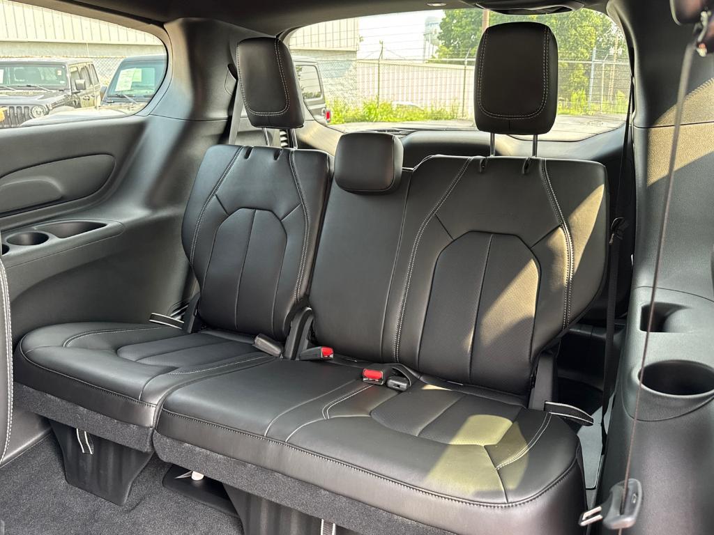 new 2025 Chrysler Pacifica car, priced at $36,988