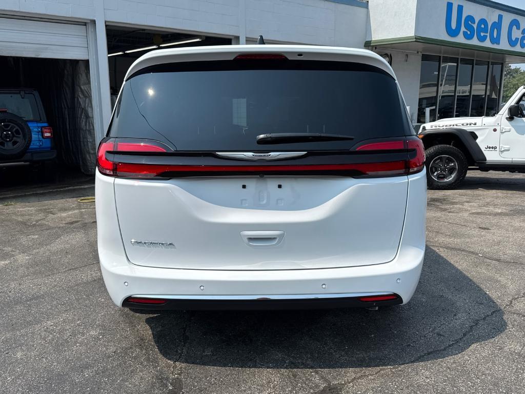 new 2025 Chrysler Pacifica car, priced at $36,988