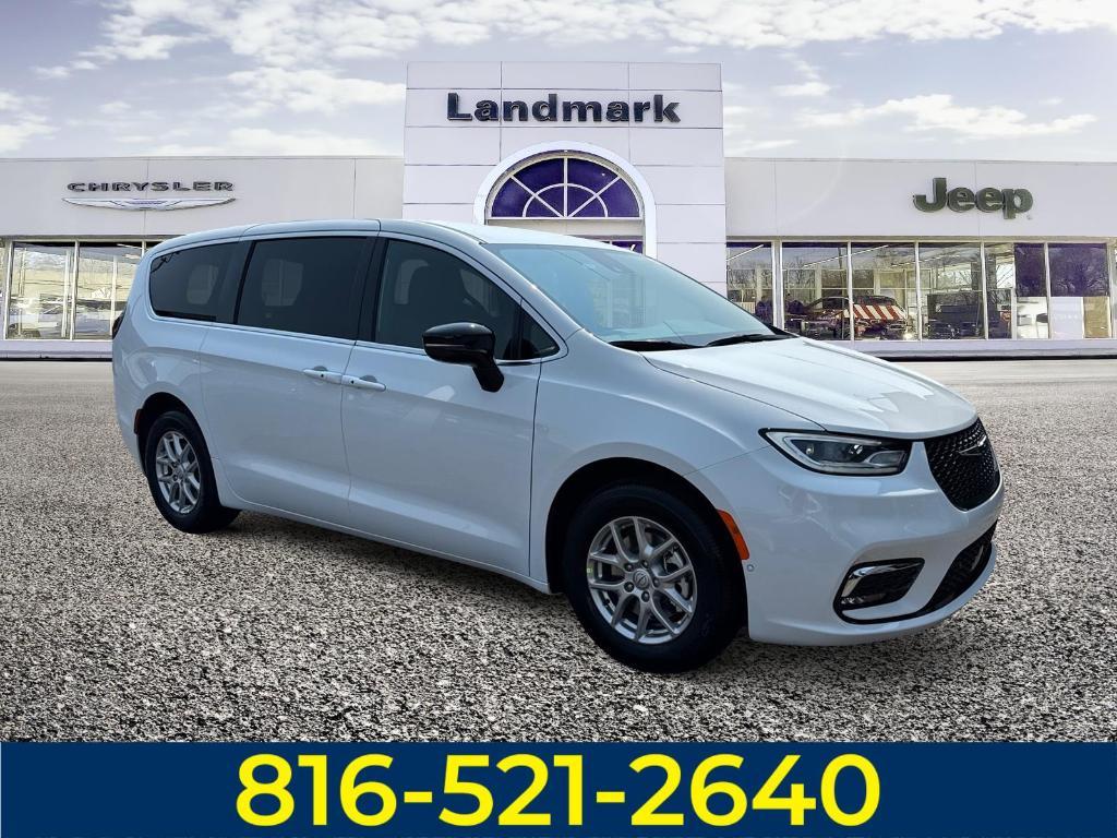 new 2025 Chrysler Pacifica car, priced at $36,988