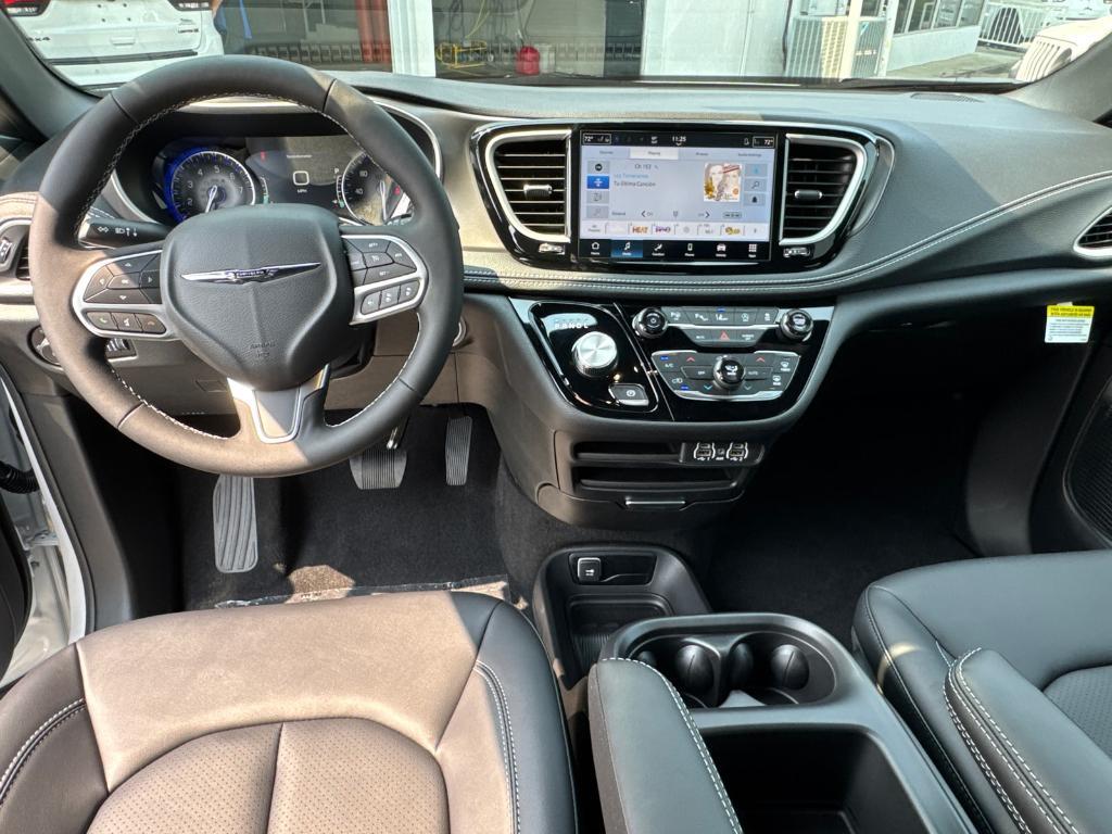new 2025 Chrysler Pacifica car, priced at $36,988