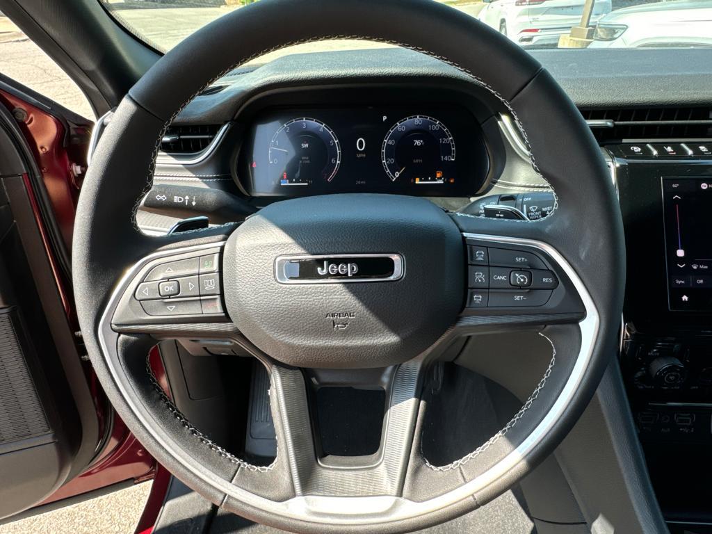 new 2024 Jeep Grand Cherokee car, priced at $43,175