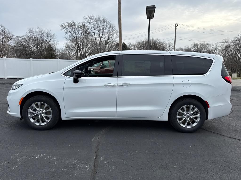 new 2025 Chrysler Pacifica car, priced at $48,420