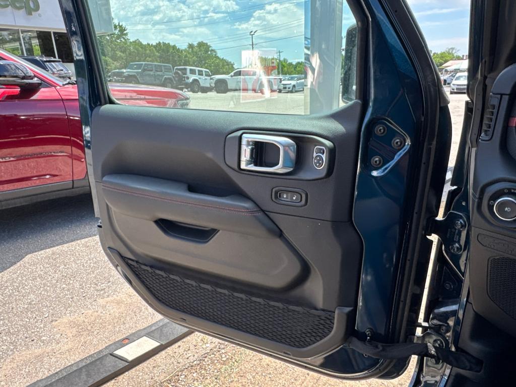 new 2025 Jeep Wrangler car, priced at $49,988
