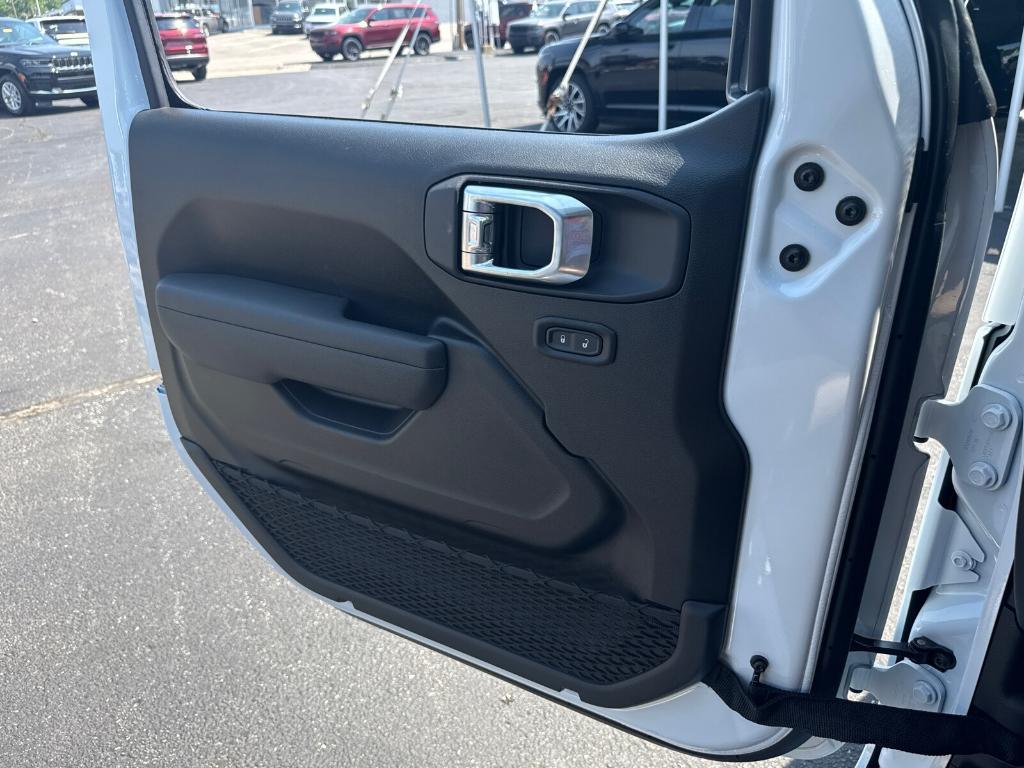 new 2025 Jeep Wrangler car, priced at $29,988