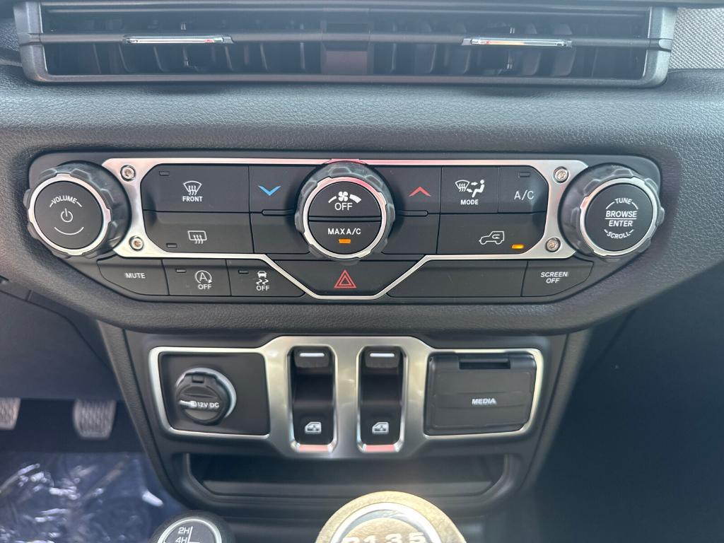 new 2025 Jeep Wrangler car, priced at $29,988
