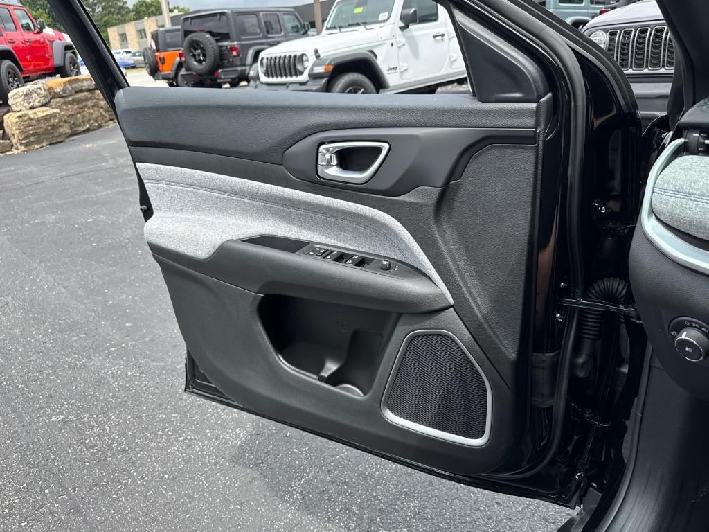 new 2025 Jeep Compass car, priced at $23,988