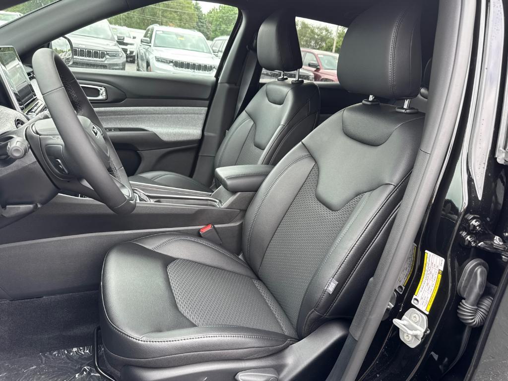 new 2025 Jeep Compass car, priced at $23,988