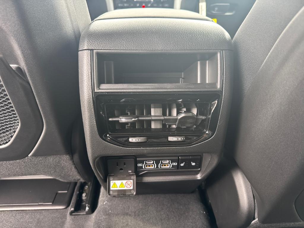 new 2025 Jeep Grand Cherokee car, priced at $36,988
