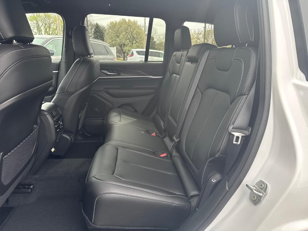 new 2025 Jeep Grand Cherokee car, priced at $36,988