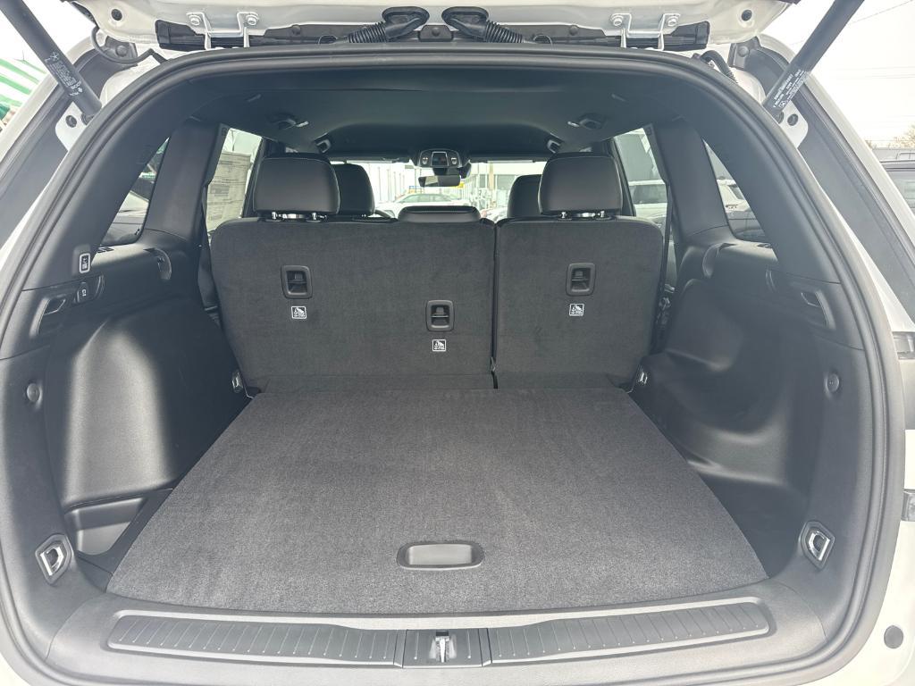new 2025 Jeep Grand Cherokee car, priced at $46,900
