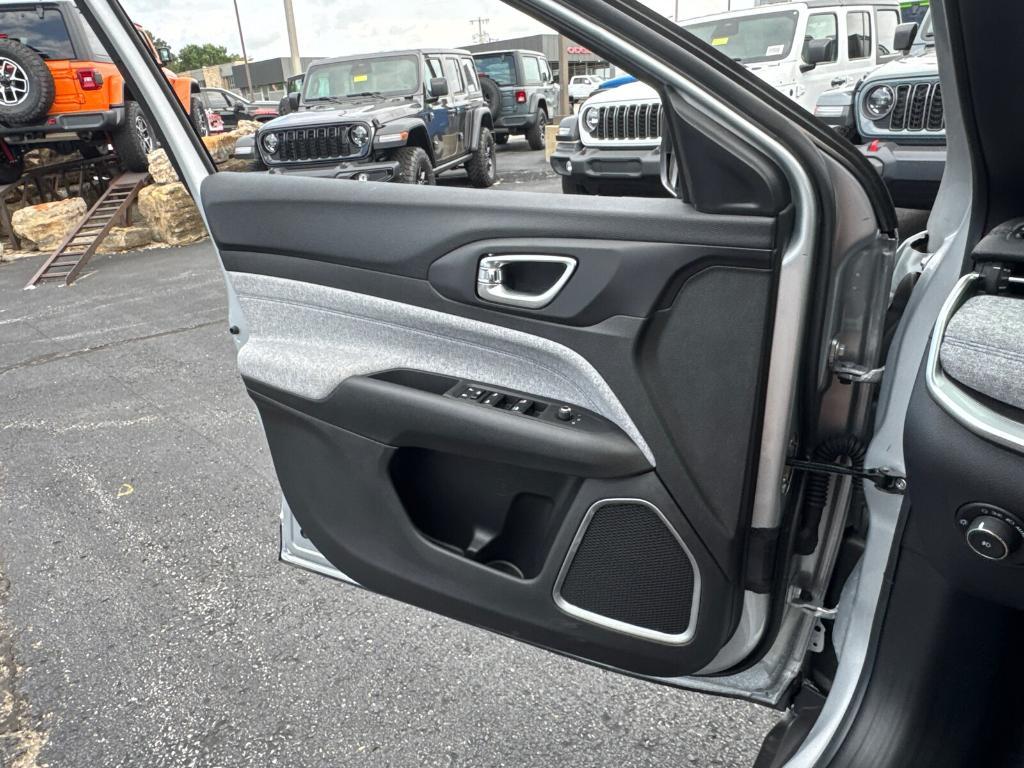 new 2025 Jeep Compass car, priced at $24,988