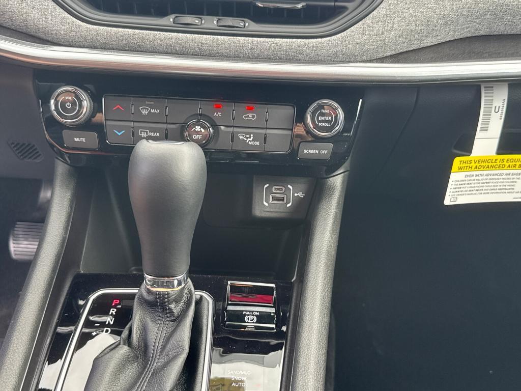 new 2025 Jeep Compass car, priced at $24,988