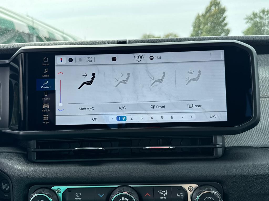 new 2025 Jeep Gladiator car, priced at $37,988
