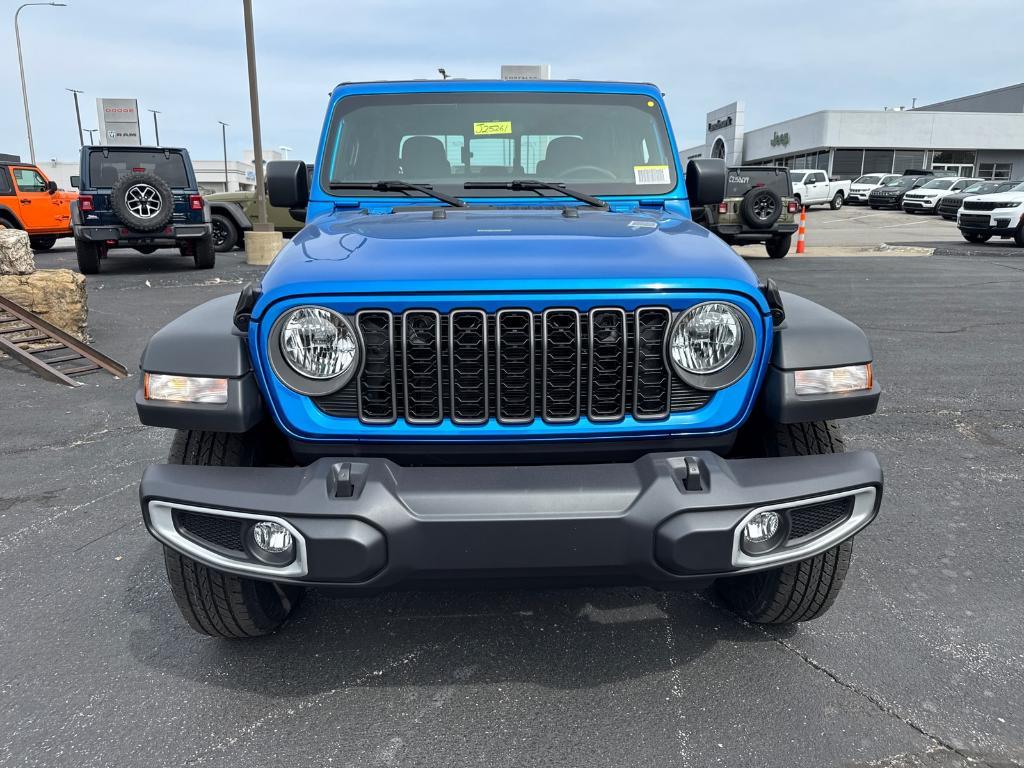 new 2025 Jeep Gladiator car, priced at $37,988