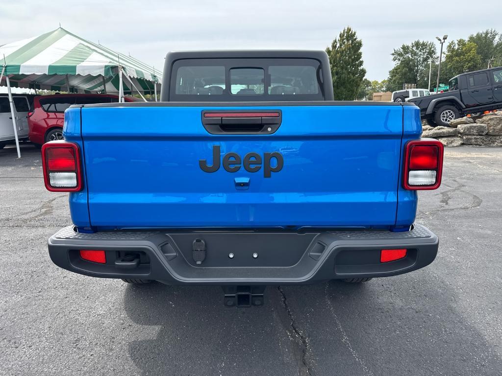 new 2025 Jeep Gladiator car, priced at $37,988