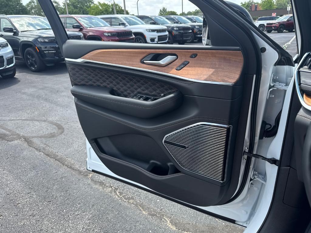 new 2025 Jeep Grand Cherokee L car, priced at $57,988
