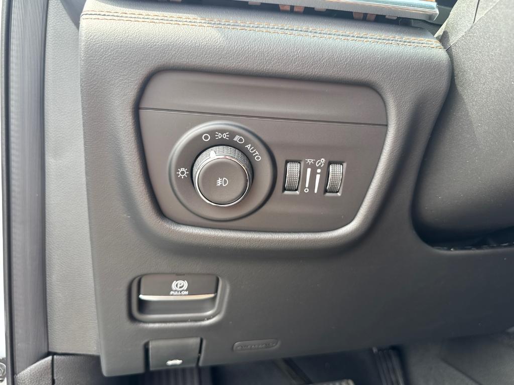 new 2025 Jeep Grand Cherokee L car, priced at $57,988