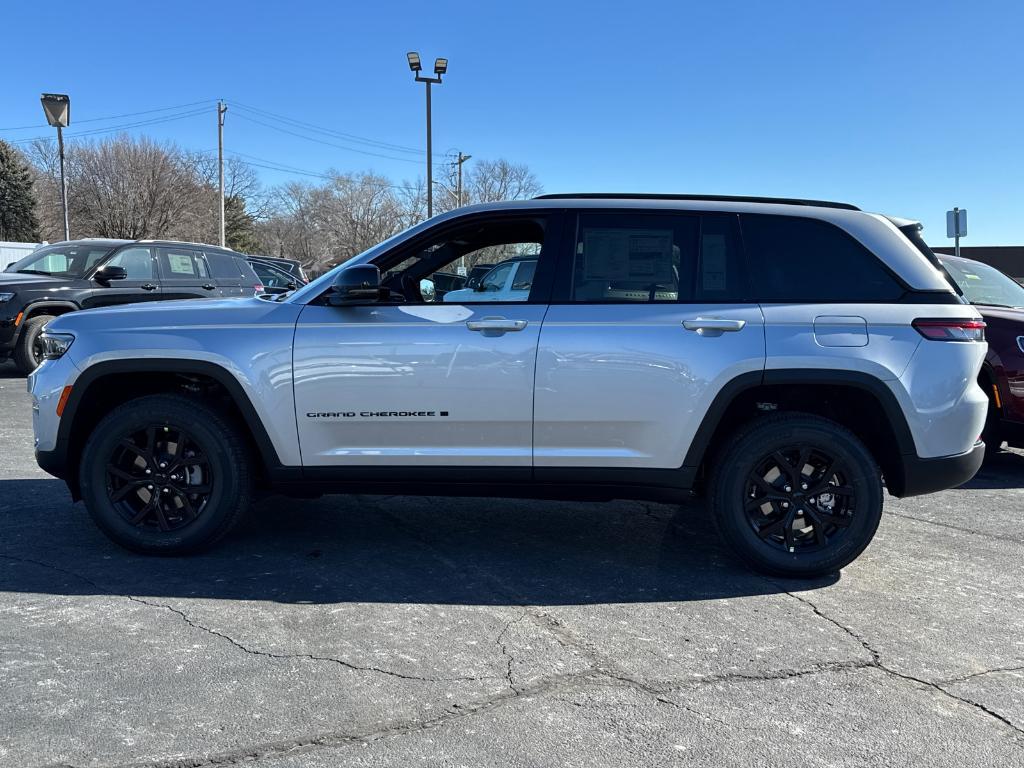 new 2025 Jeep Grand Cherokee car, priced at $46,530