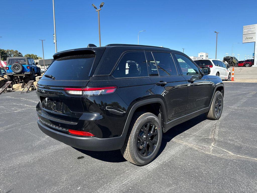 new 2025 Jeep Grand Cherokee car, priced at $35,988