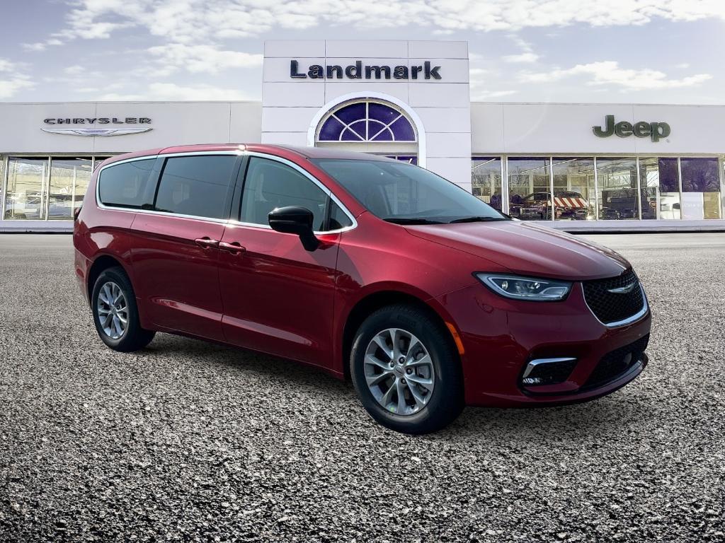 new 2024 Chrysler Pacifica car, priced at $36,988