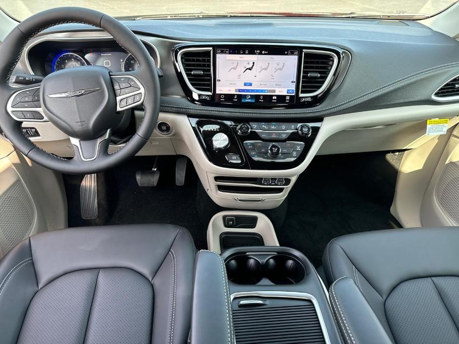 new 2024 Chrysler Pacifica car, priced at $36,988